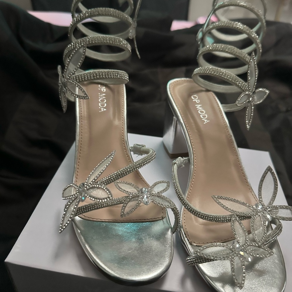 TOP Moda Metallic Silver Floral Heels